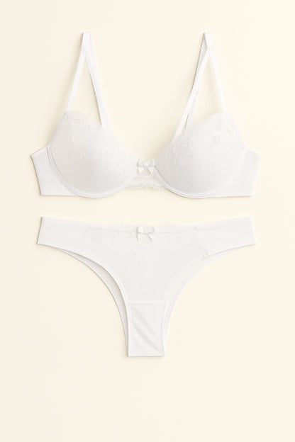Celuna Embroidered Lift
